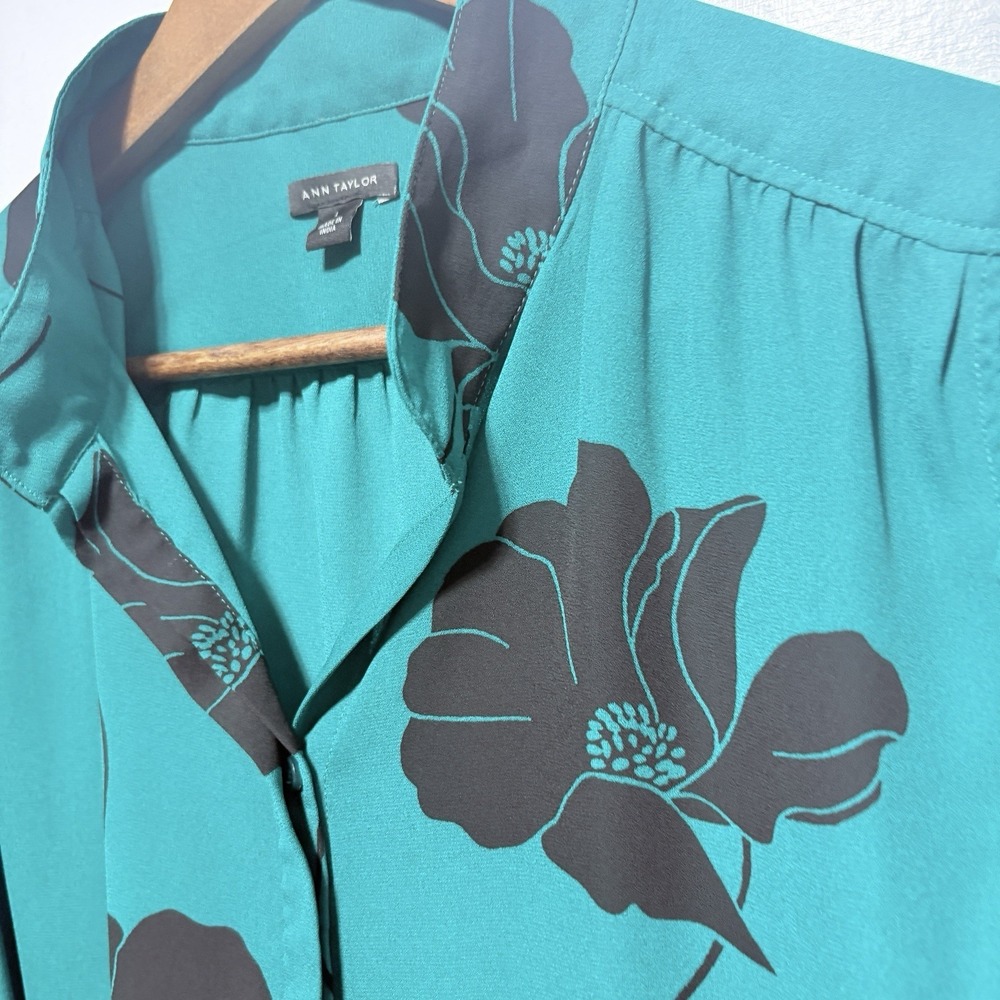 Ann Taylor Blouse Womens L Teal Black Floral Puff Sleeve Button Front Career - Picture 3 of 8